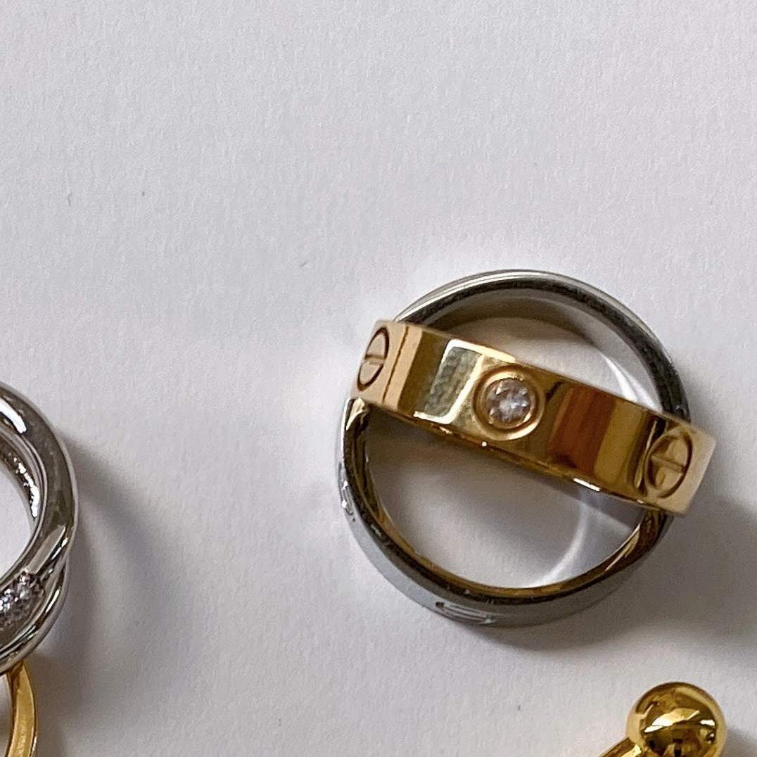 Lisette Geometric Stamped Ring Sparkling Piece Chic Fit