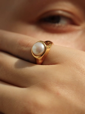 Chic Shape Liva Gold Pearl Ring