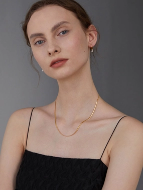 Finest Highlight Lorraine 18K Gold / Silver Sparkling Slim Herringbone Necklace, 2mm wide Chain