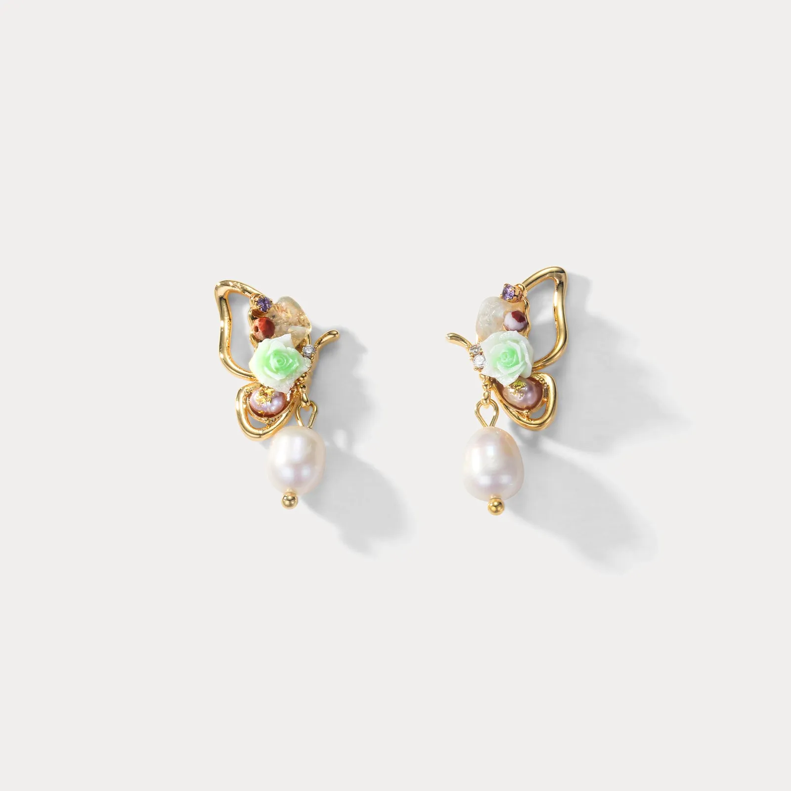 Charming Detail Butterfly Pearl Dangle Earrings