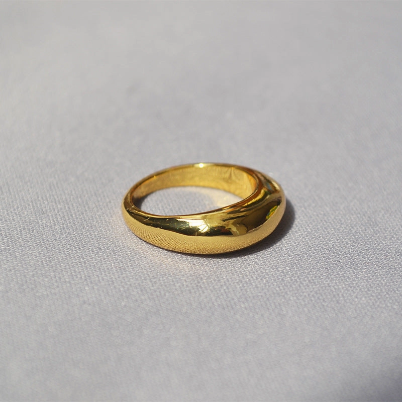 Tilda Modern Curved Ring Gold Precious Gem understated look