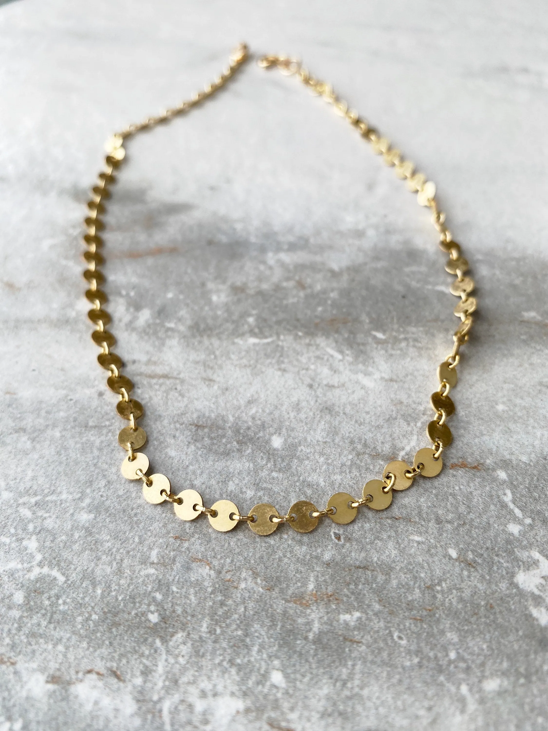 Special Moment Olive Gold Circle Choker