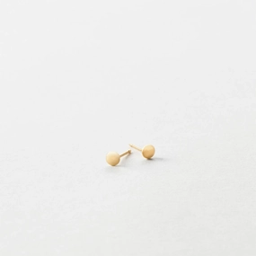 Fashionable Shine Finish Chic pieces Marta Studs