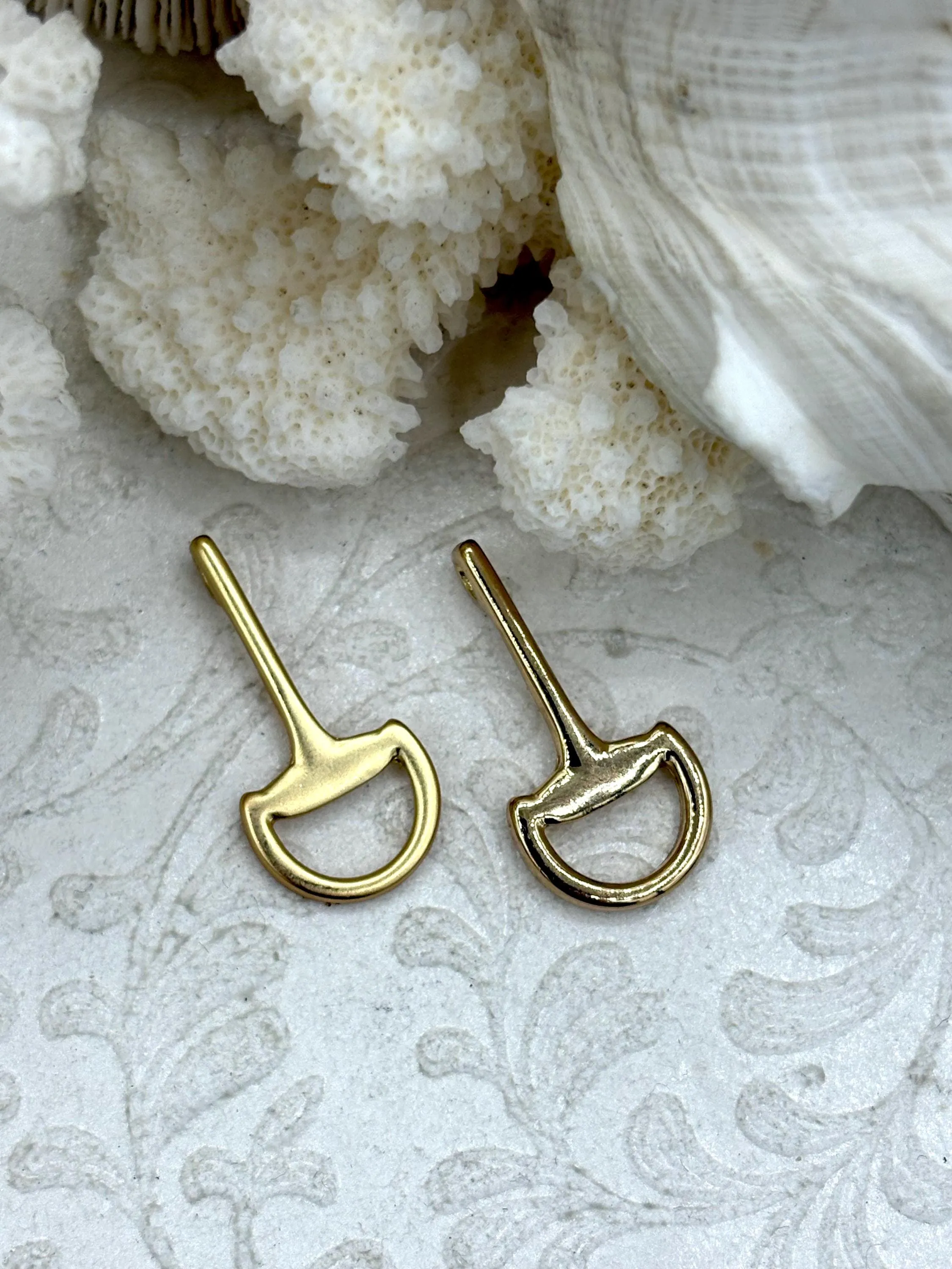 Beautiful Accessory Equestrian Snaffle Bit Pendant High Quality Equestrian Pendant, Zinc Alloy Bit Charm, Equestrian Charm Horse Jewelry, 6 Finishes, Fast Ship.