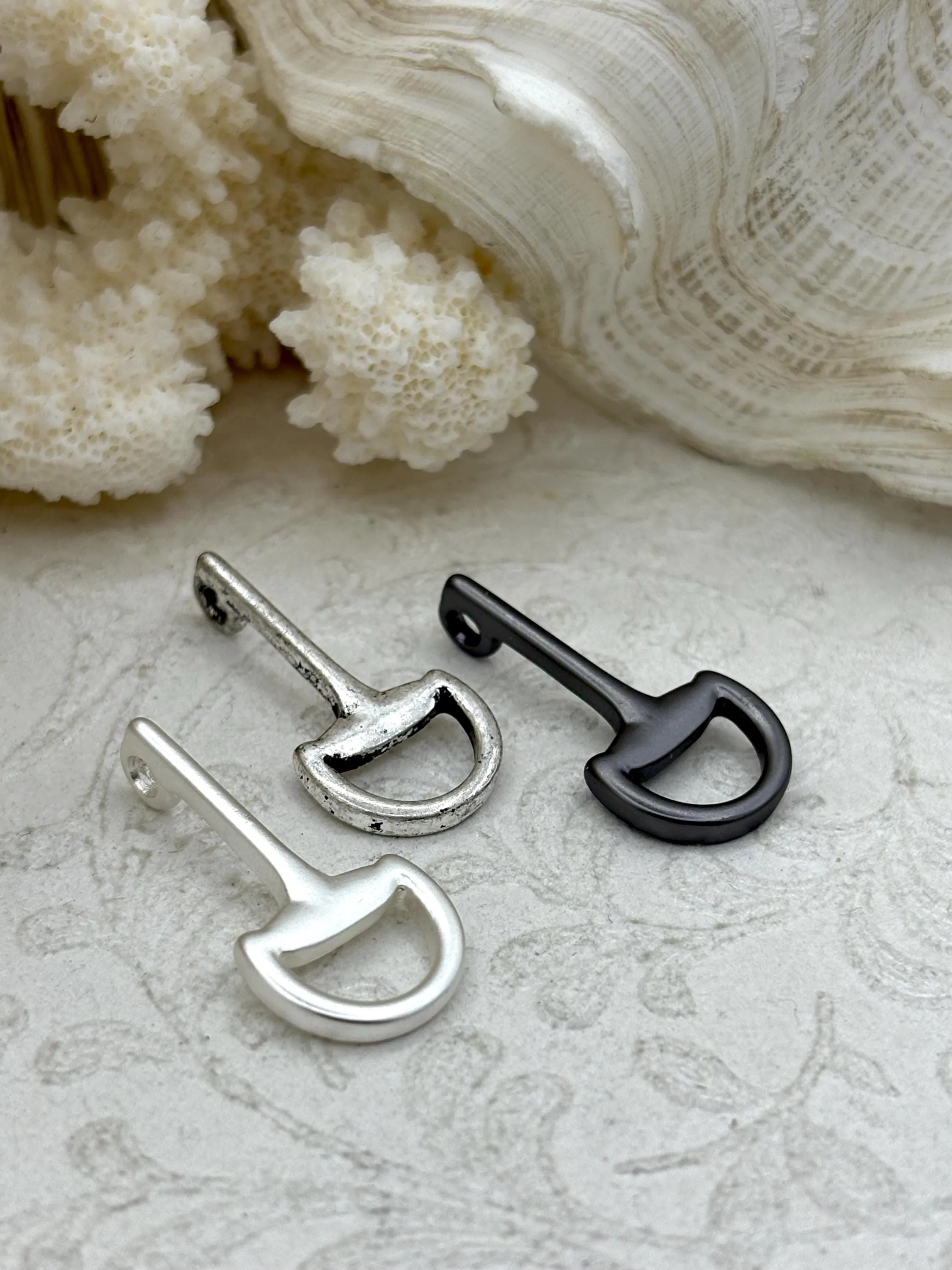 Metallic Sheen Accessory Fashion Mix Equestrian Snaffle Bit Pendant High Quality Equestrian Pendant, Zinc Alloy Bit Charm, Equestrian Charm Horse Jewelry, 6 Finishes, Fast Ship.