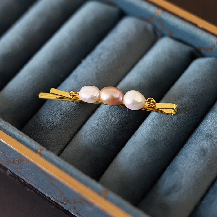 Timeless Grace Parisian 14K Gold Laurel Baroque Pearl Hair Clip, Freshwater Pearl Hairpin, Wedding Barrette