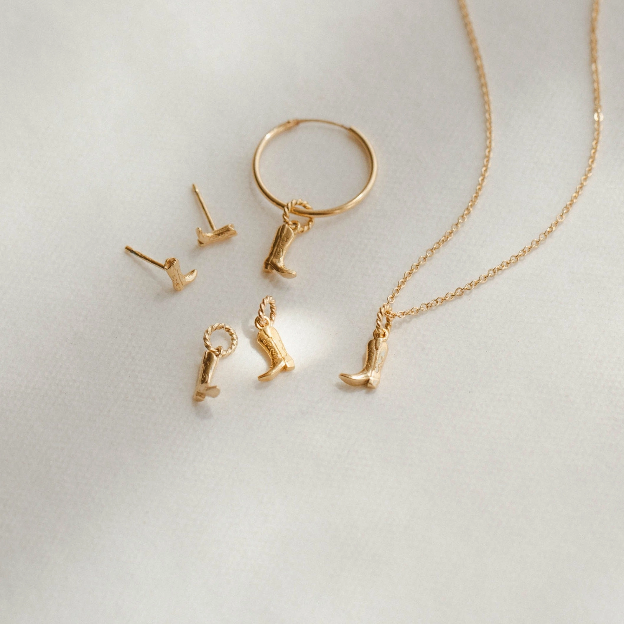 Gleaming Shine Howdy Boot Studs