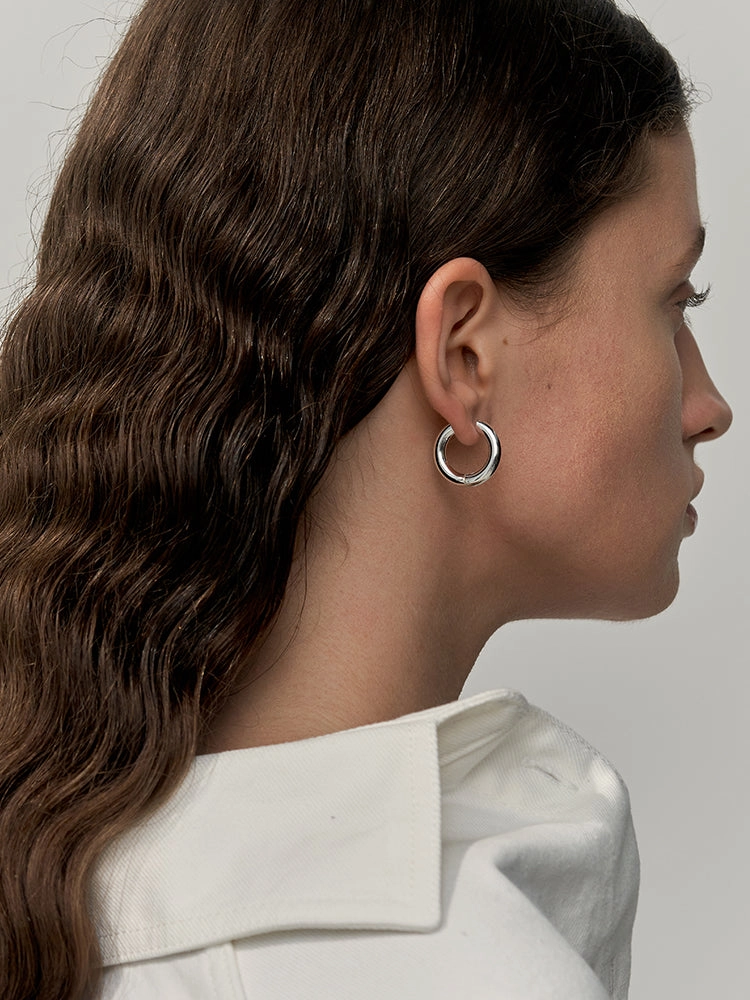 Graceful Style Pure Highlight Minimalist Essentials Mini Thick Hoop