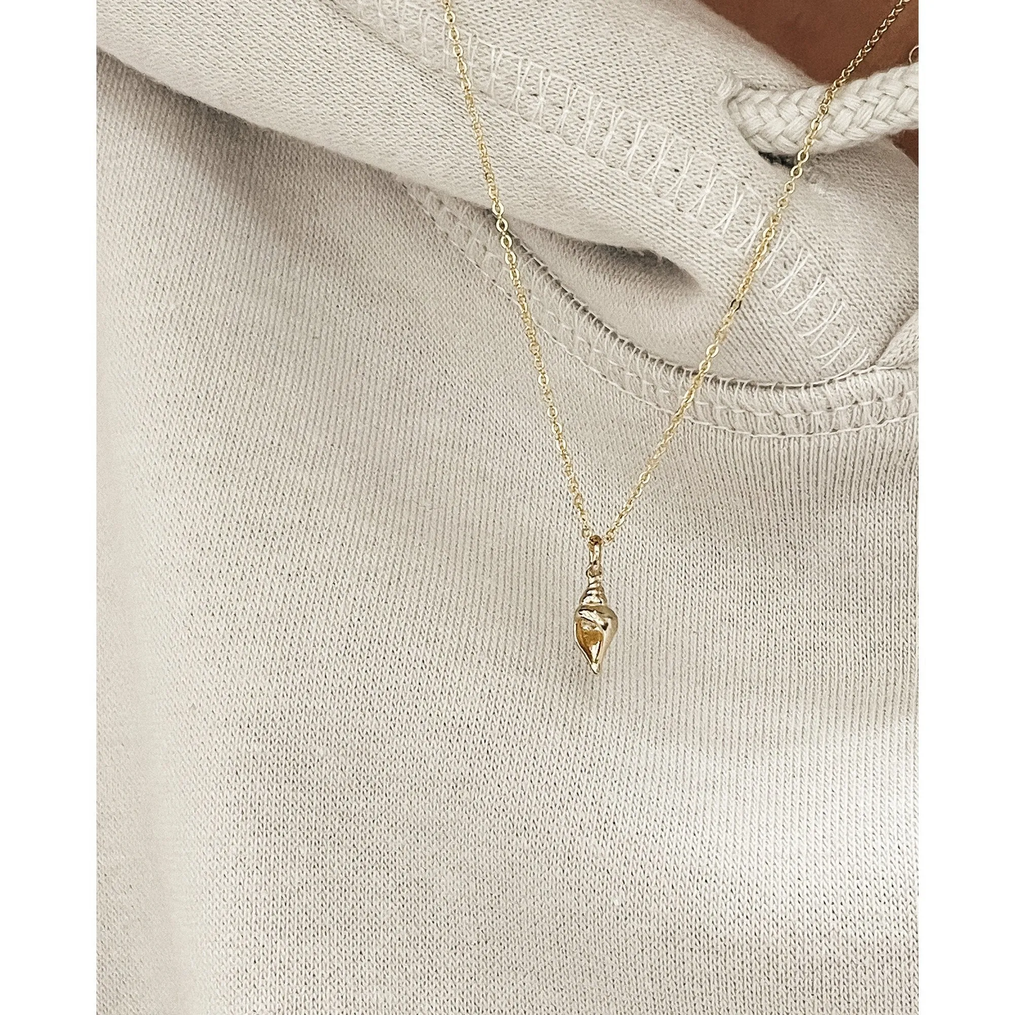 Natural Fit Conch Necklace