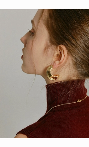 Modernism Flat Curled Earrings Gold All Style Creative Feature