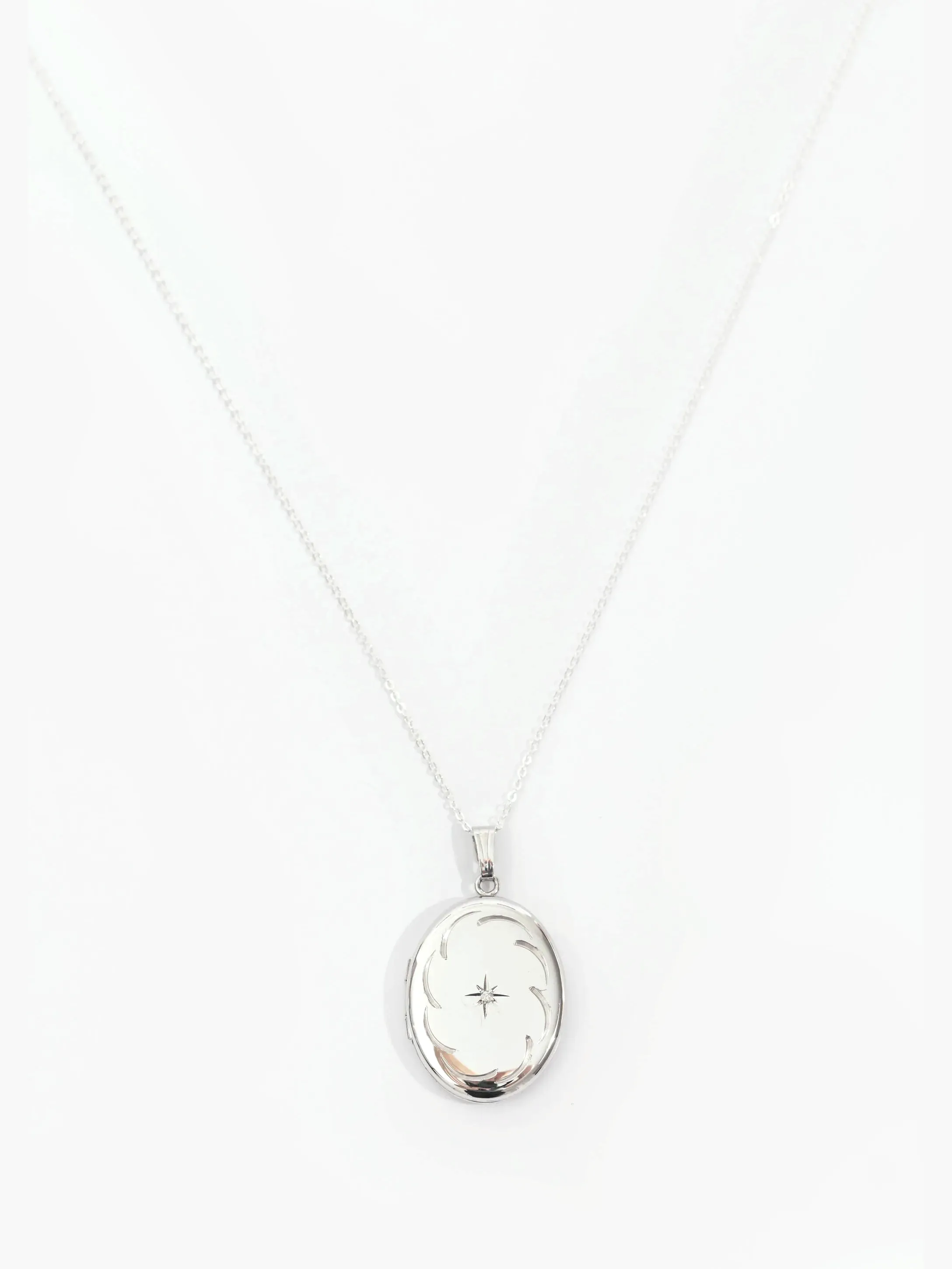 Classic Mood North Star Locket