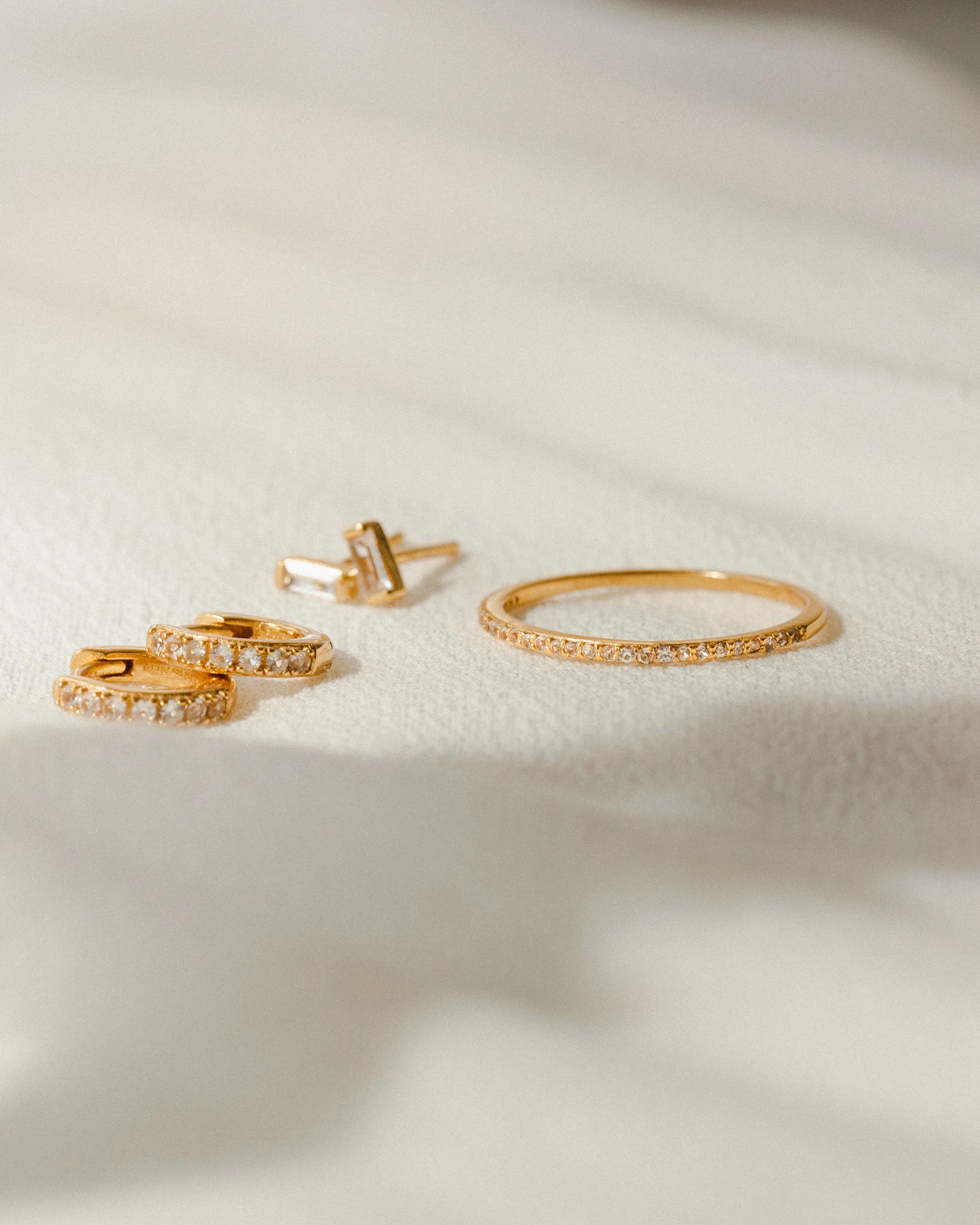 Shiny Jewels Odessa White Sapphire Ring