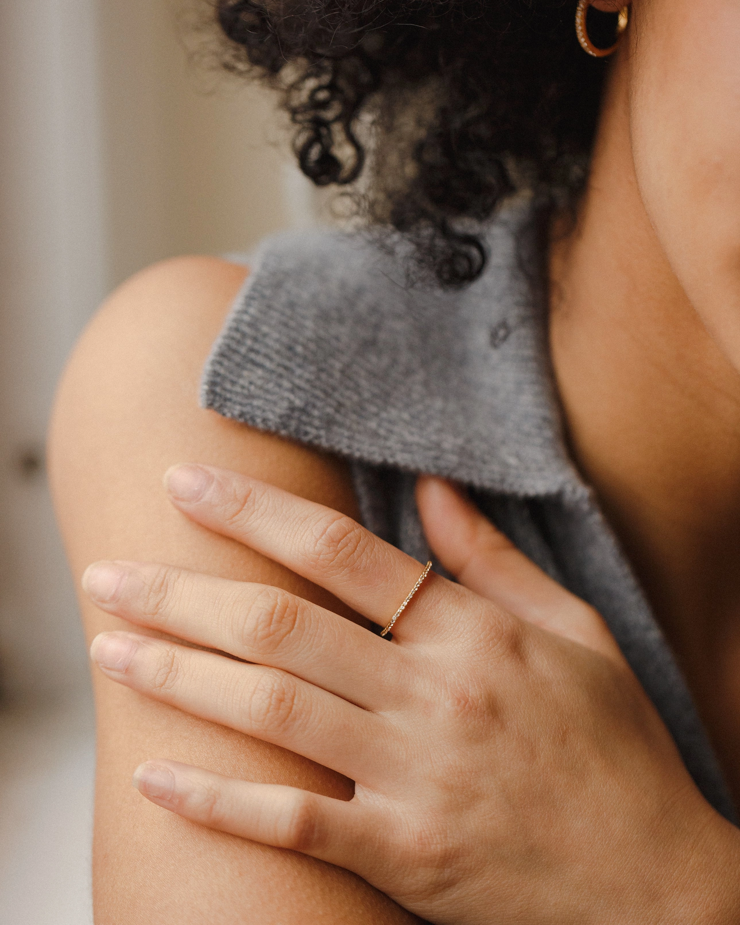 Odessa White Sapphire Ring Sleek Feature