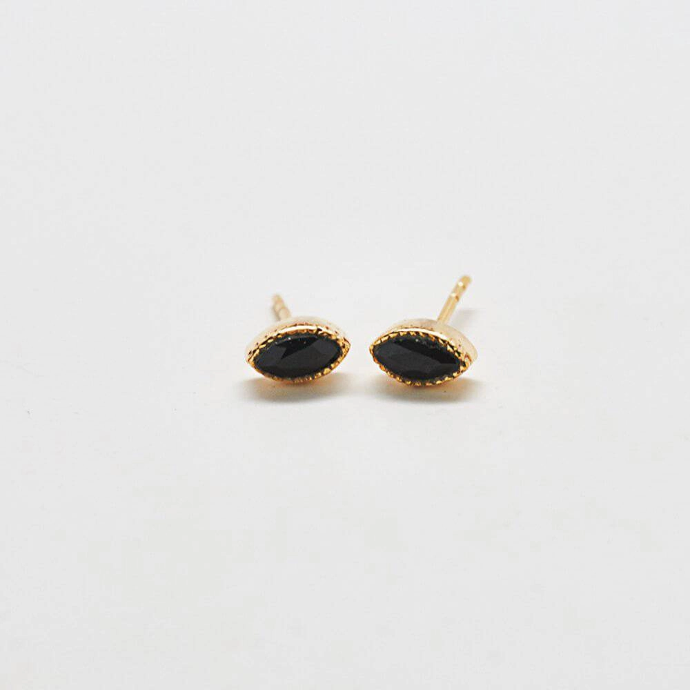 Vivid Accent Elegant Occasion Onyx Teardrop Stud Earrings