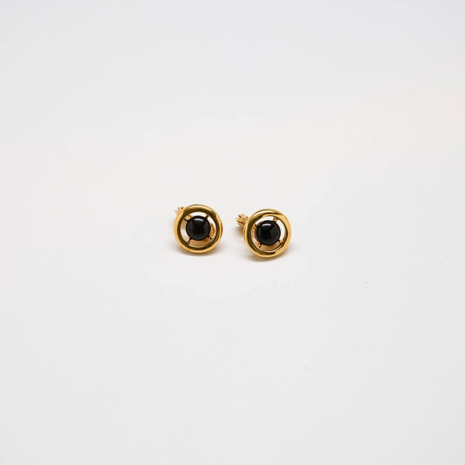 Minimal Fashion Casual Look Vintage Monet Tiny Clip-on Earrings