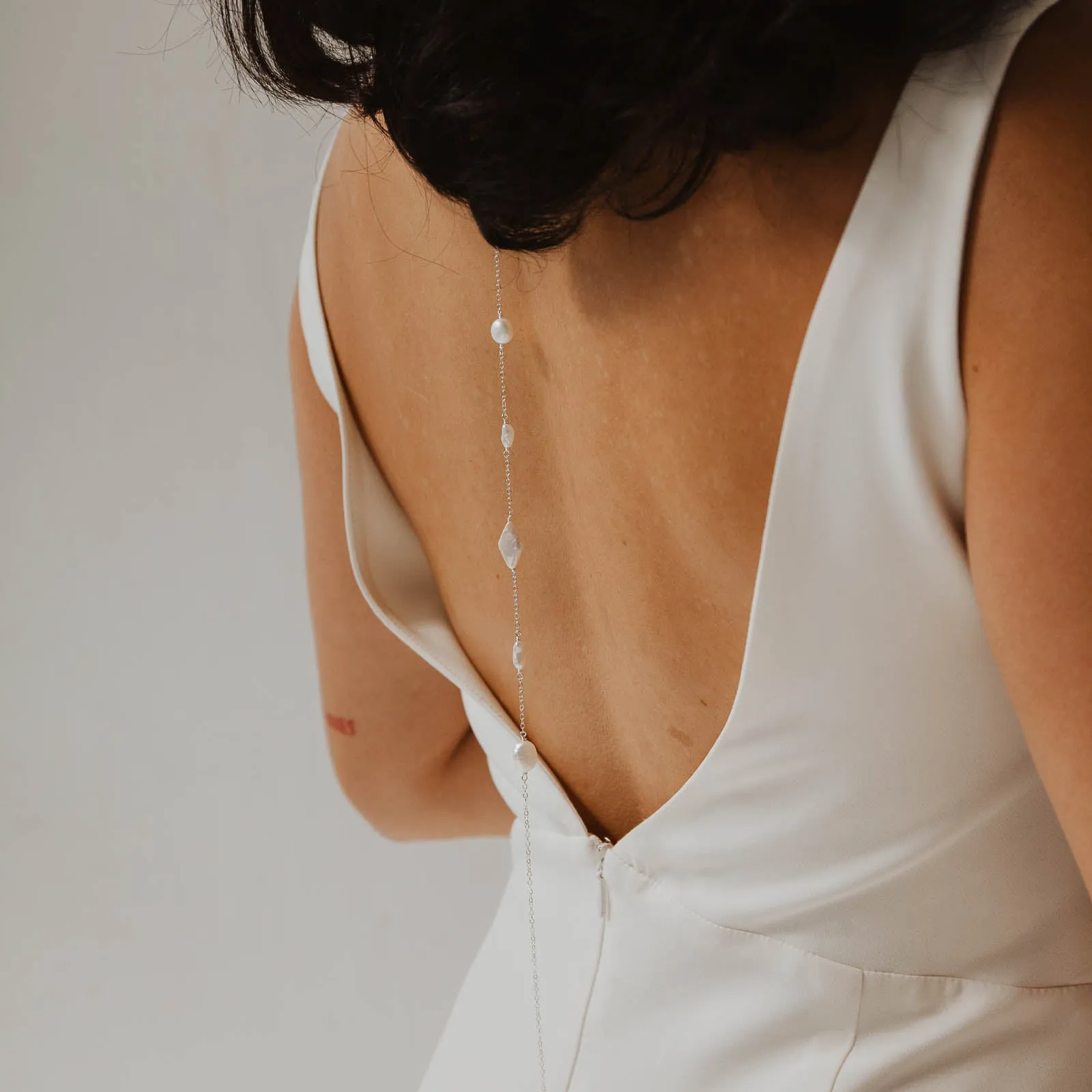 Orion Back Necklace Sparkling Detail