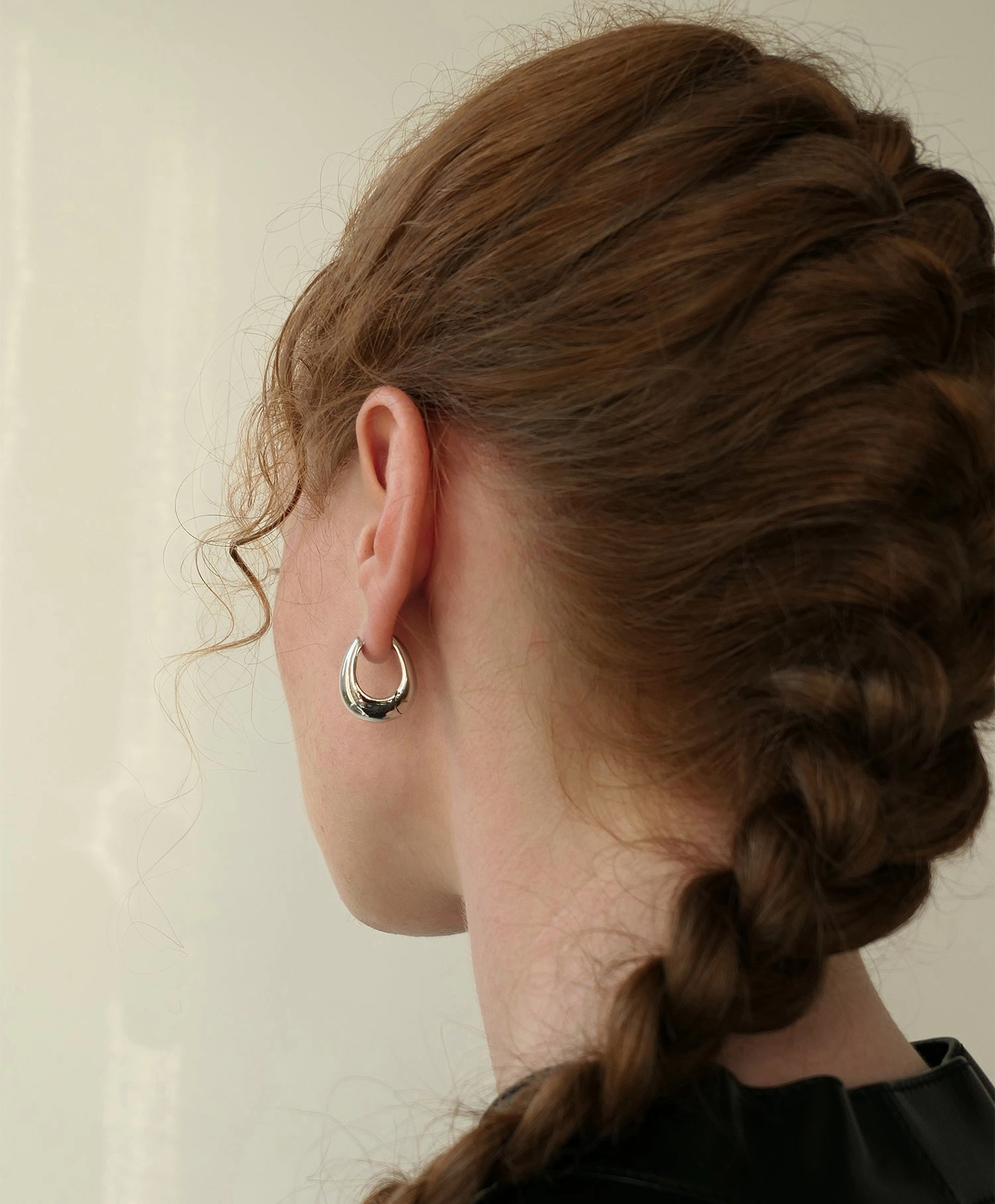 Quiet Luxury Oval Huggie Hoop Earrings 3 Sizes