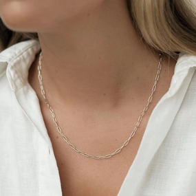 Timeless Shape Soft Glam Paperclip Necklace Silver