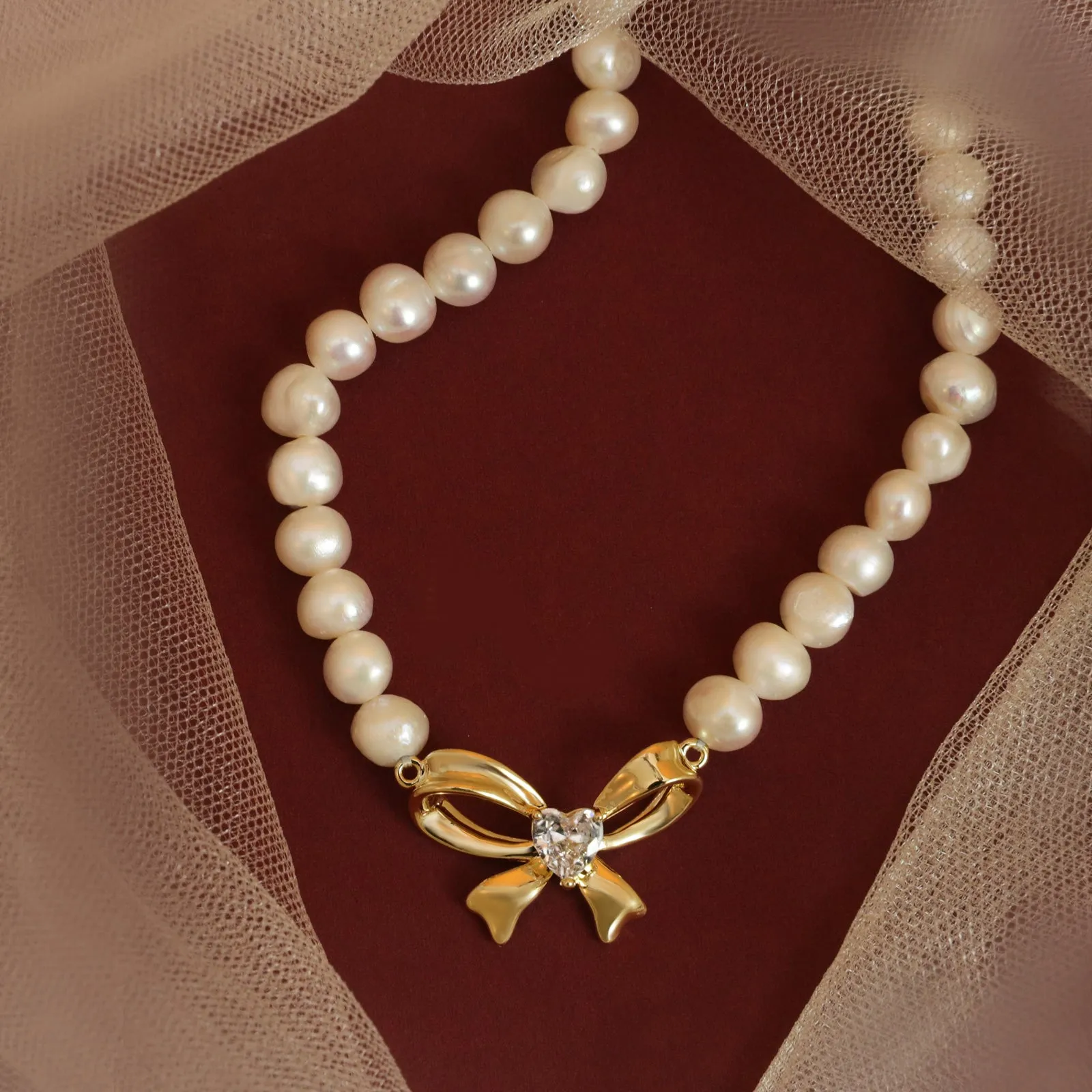 Beauty Fit Pearl Bow Necklace