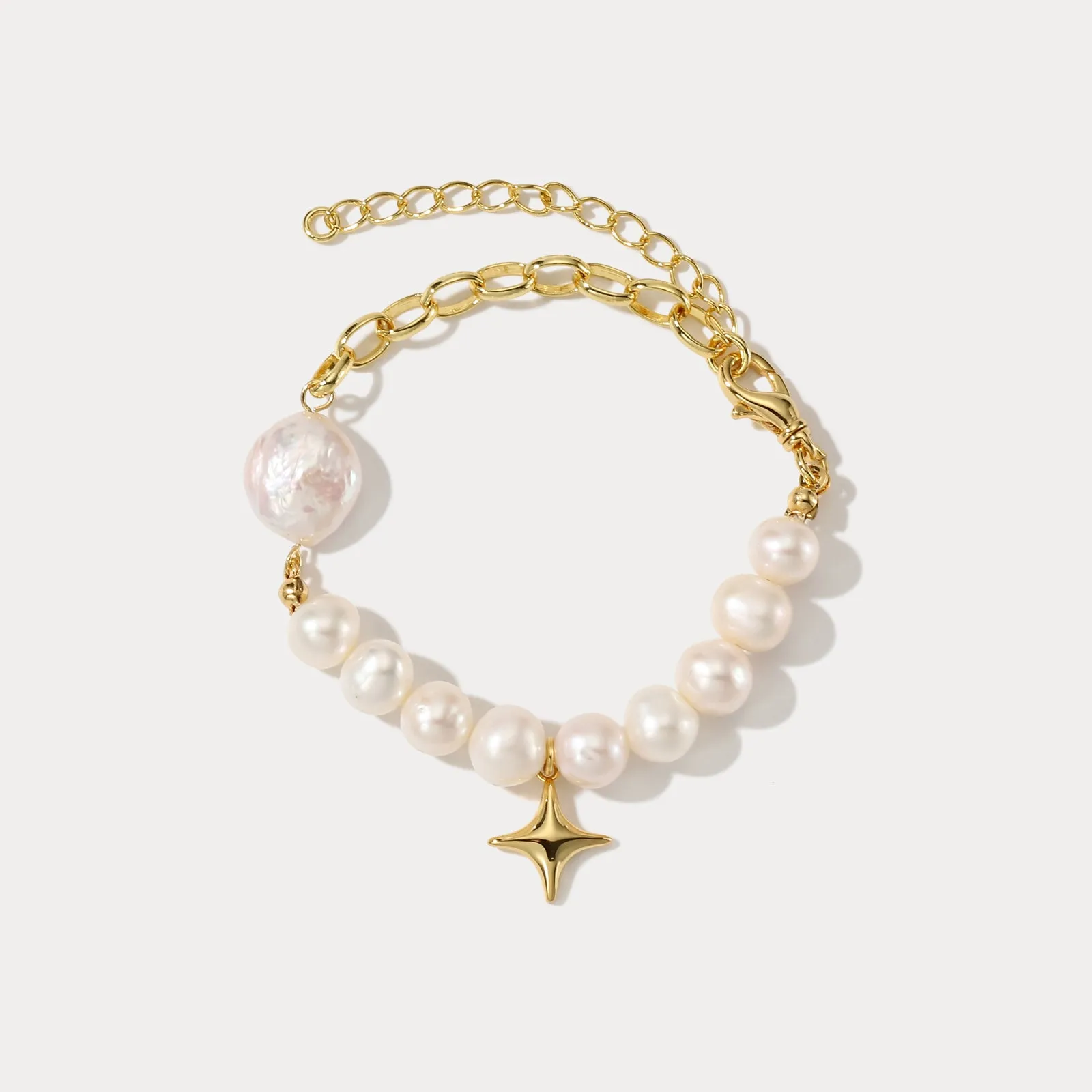 Dazzling Effect Pearl Star Bracelet