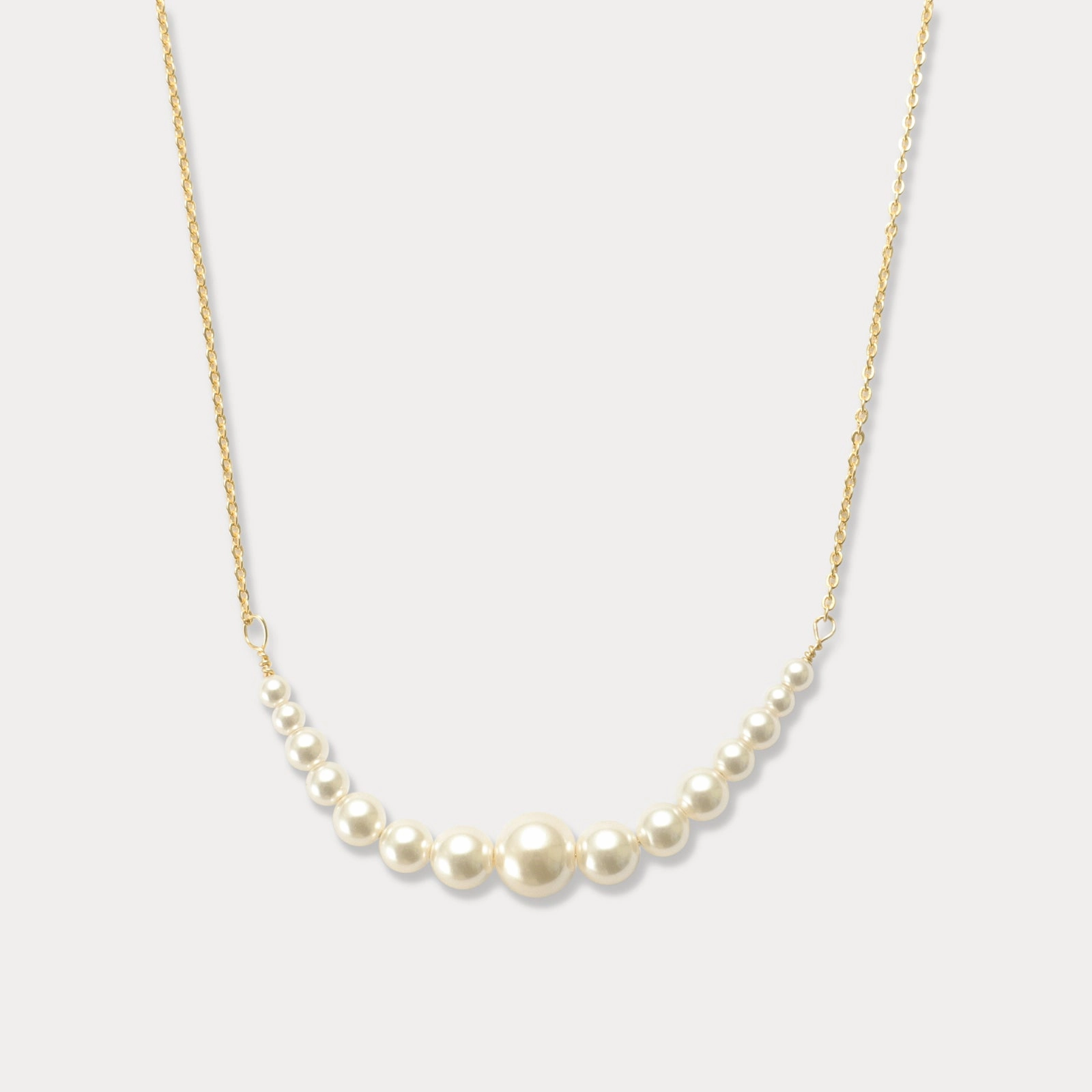 Glossy Detail Pearl Smile Necklace