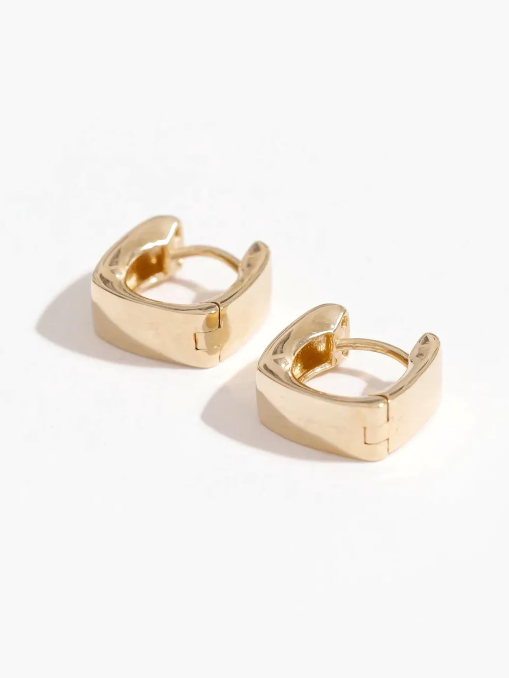 Piper Huggie Radiant Radiance