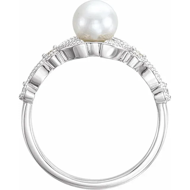 Fashion Essential Platinum Freshwater Pearl & 1/10 CTW Diamond Leaf Ring