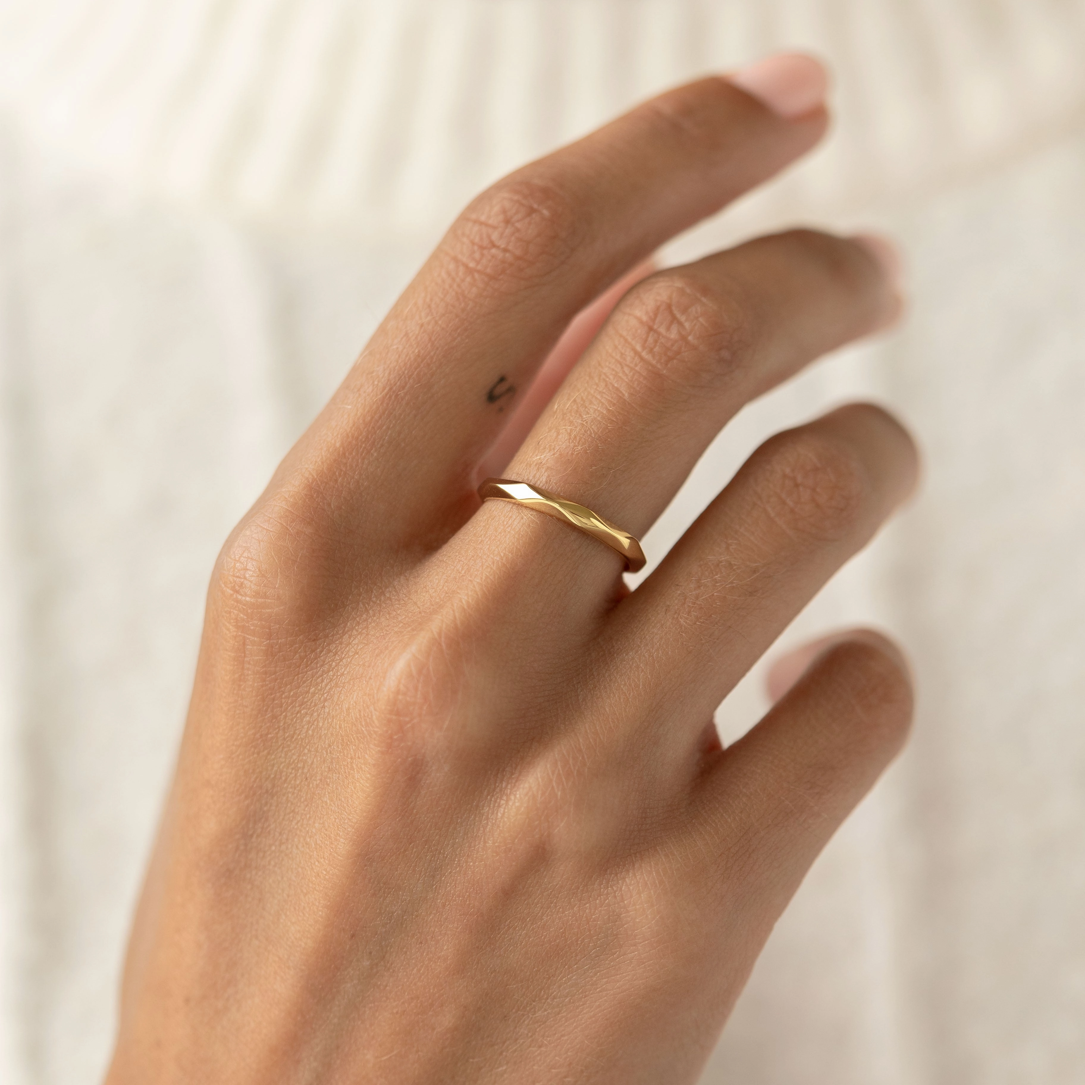 Faceted Ring - Rikka Effortless Style Radiant Edge