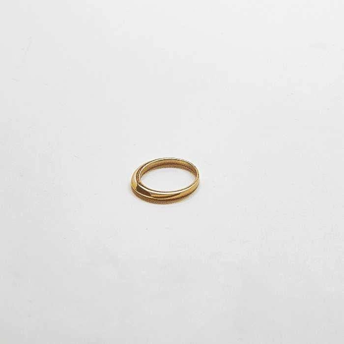 Gold Tapered Point Ring Romantic Look Shiny Pop