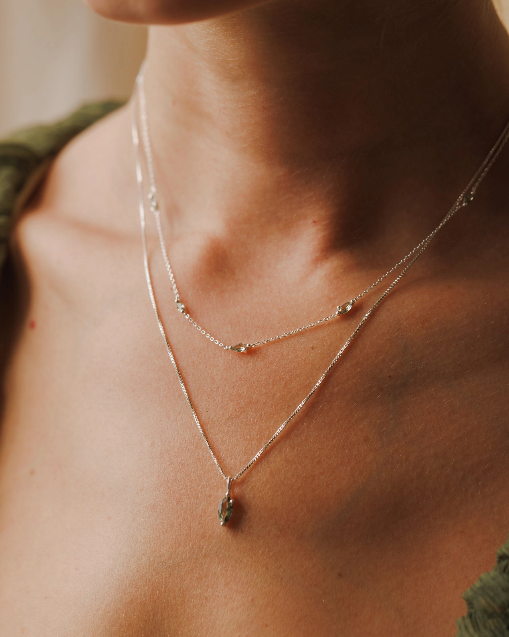 Leaflet Charm Special Occasion Timeless Line