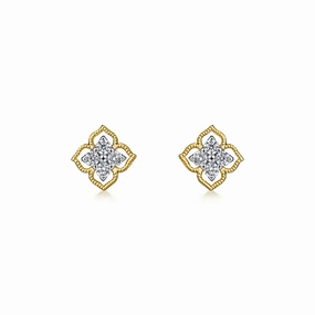 Luxury Craftsmanship Raised-Edge Clover Diamond Studs with Centered Sparkle