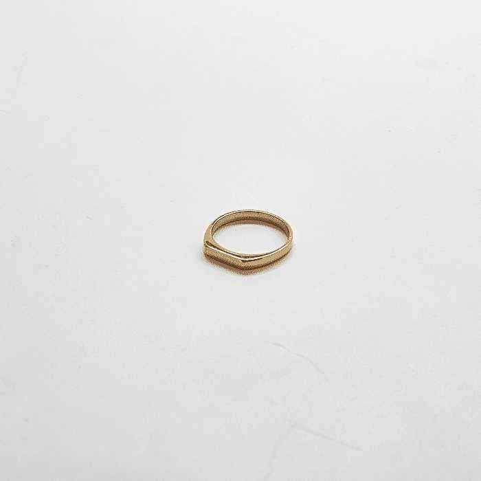 Sleek Mood Gold Flat Top Ring