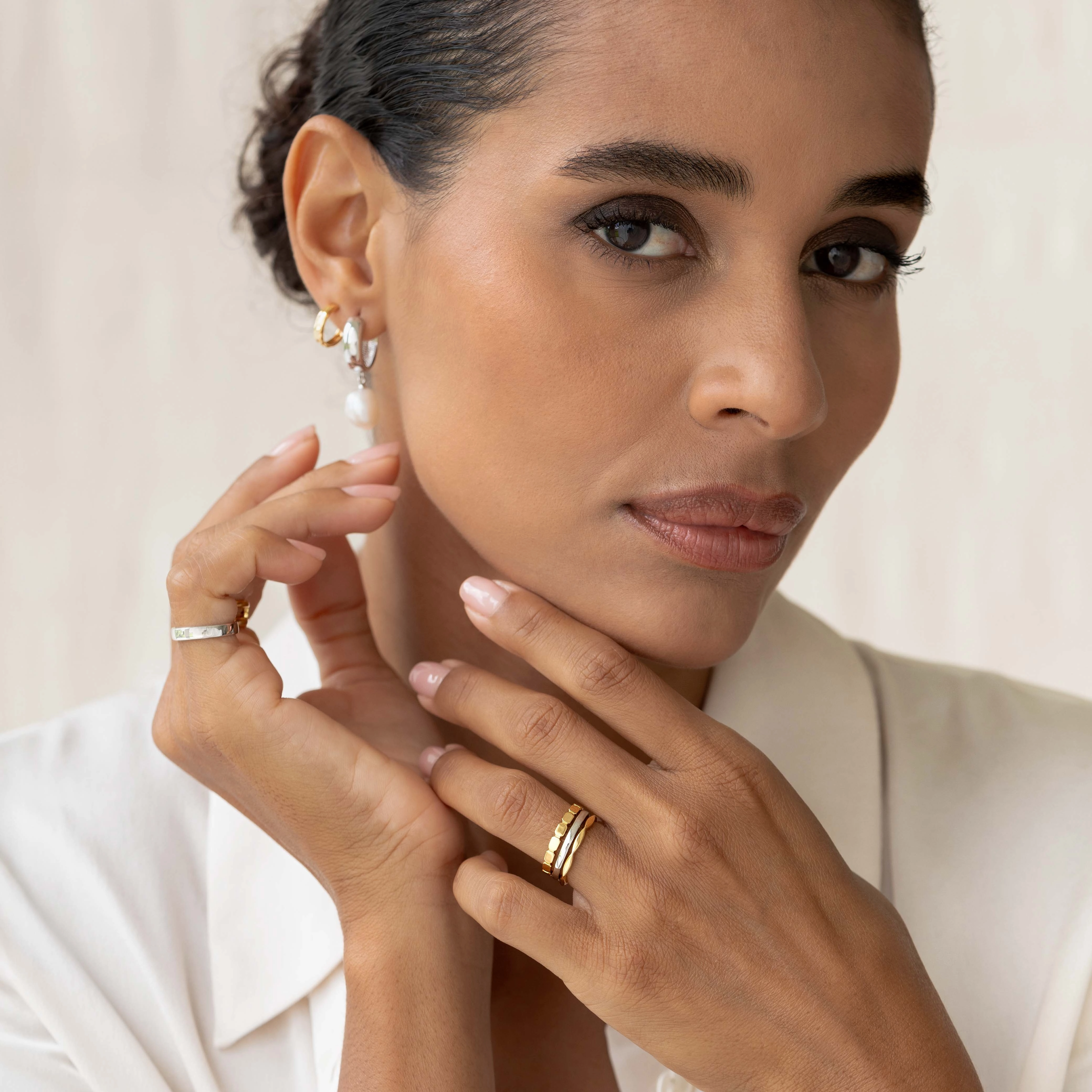 Modern Spark Ribbed Gold Ring - Mika