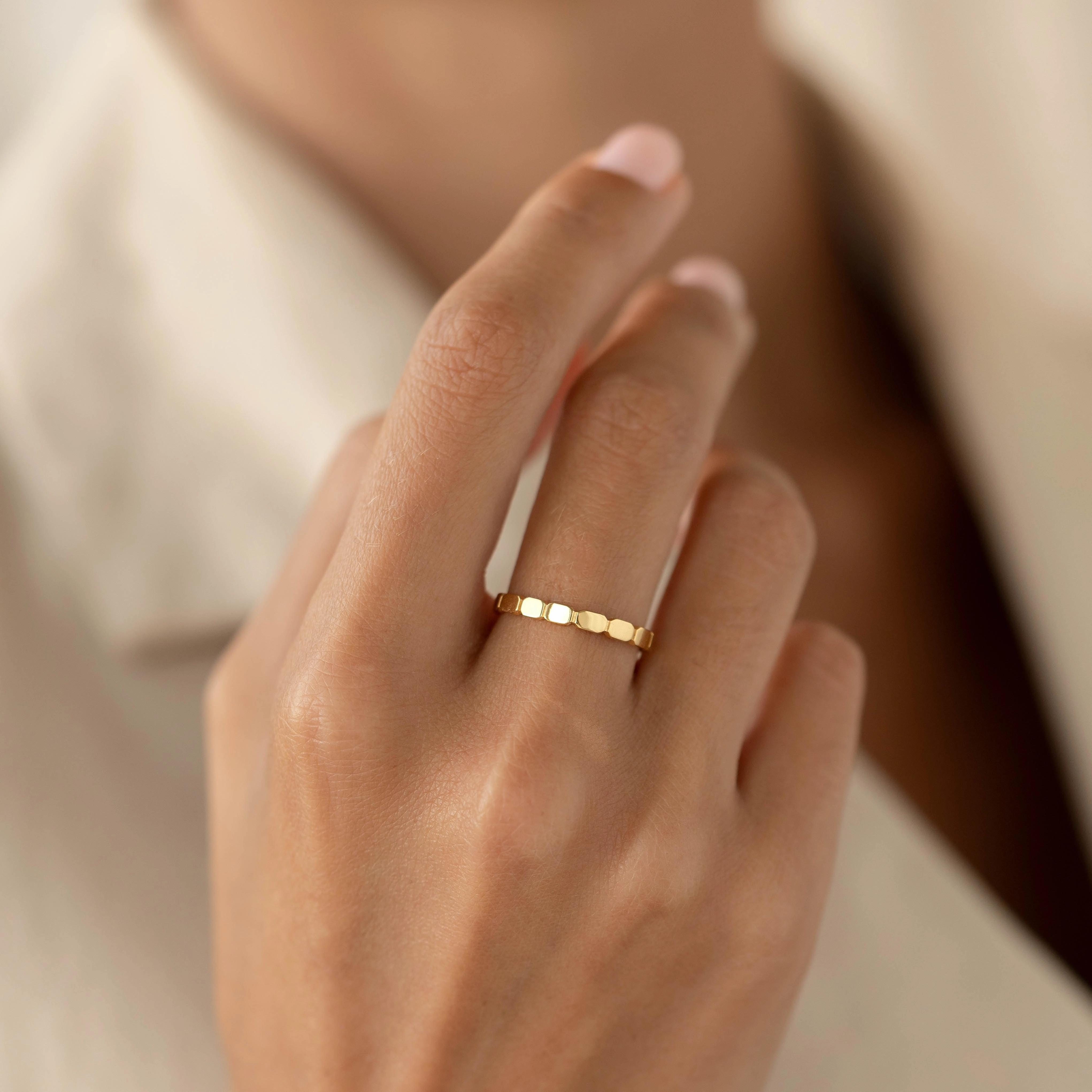 Chic Look Luxury Spark Ribbed Gold Ring - Mika