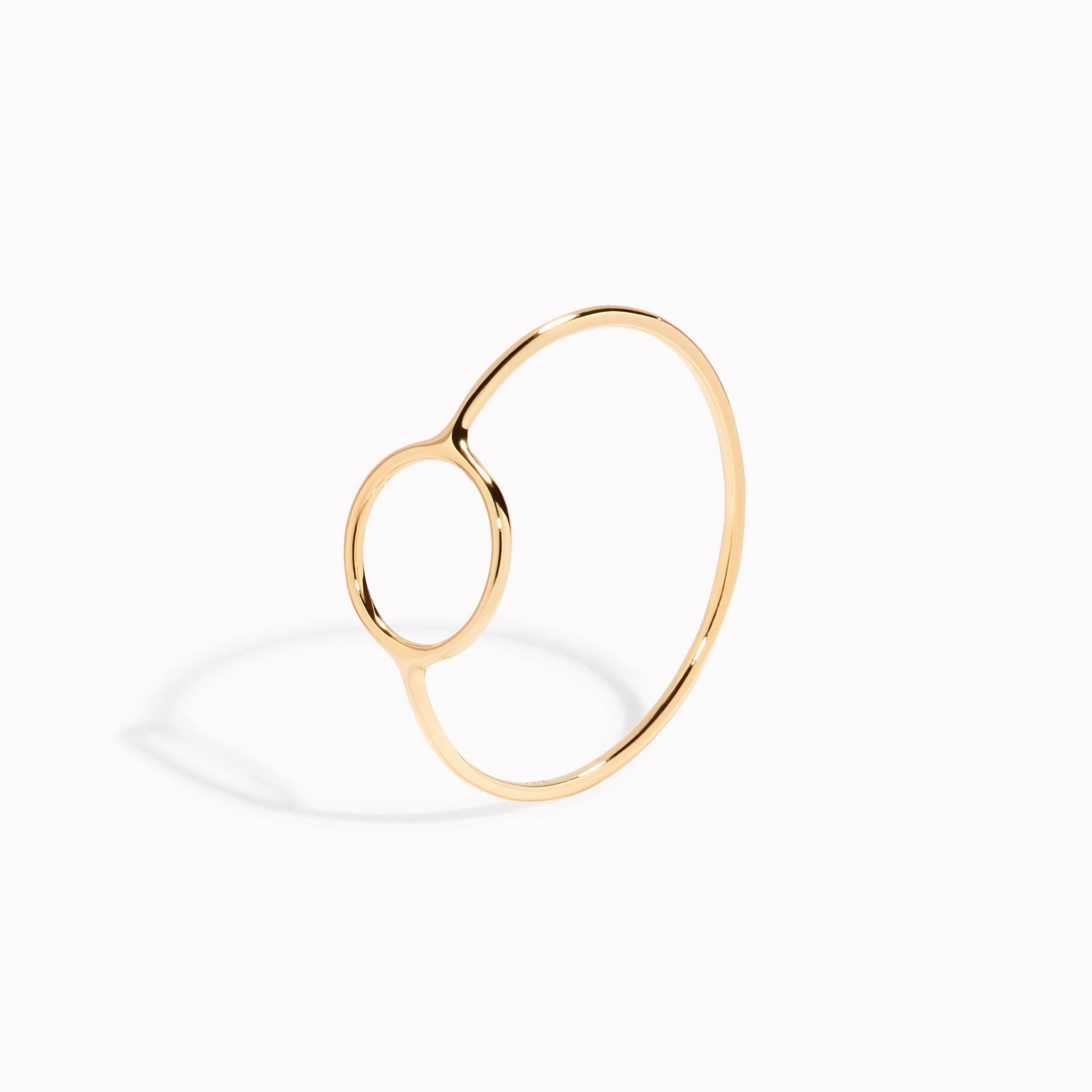 14k Gold Circle Ring Glow Look Chic piece