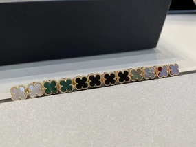 Graceful Edge Rosalee Gold Clover Earrings