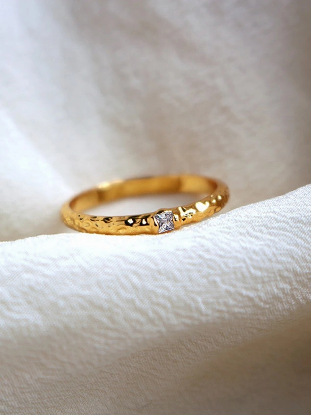 Light Pop Bright Choice Ultra-thin Hammer CZ Ring 18K Gold Slim Band Ring