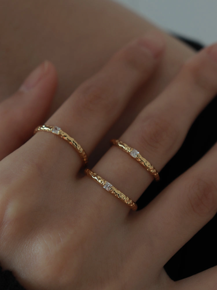 Artful Feature Luxurious Detail Ultra-thin Hammer CZ Ring 18K Gold Slim Band Ring