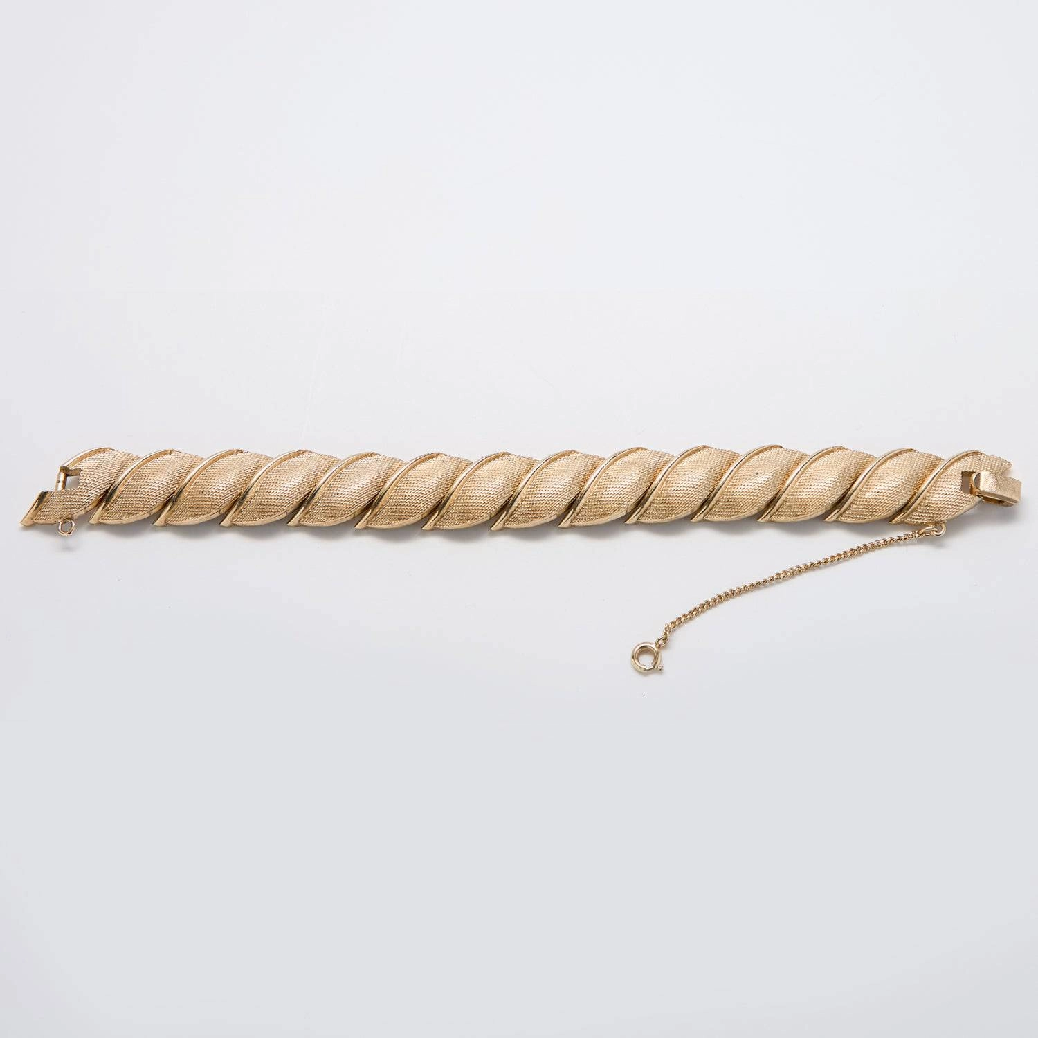 Everyday Pick Timeless Craft Vintage Gold Textured Link Bracelet