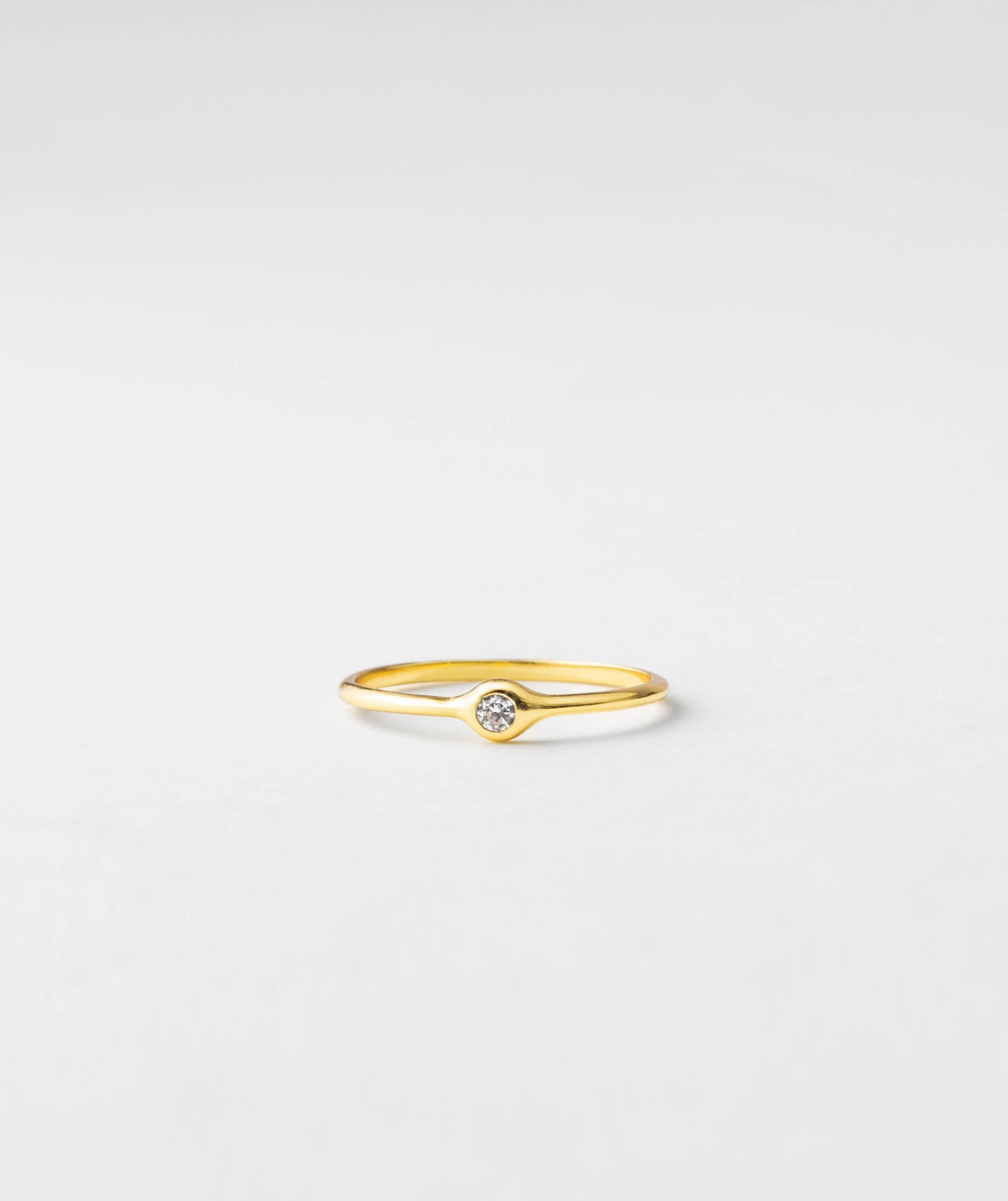 Soft Tone Cool Texture Gaia White Sapphire Solitaire Ring