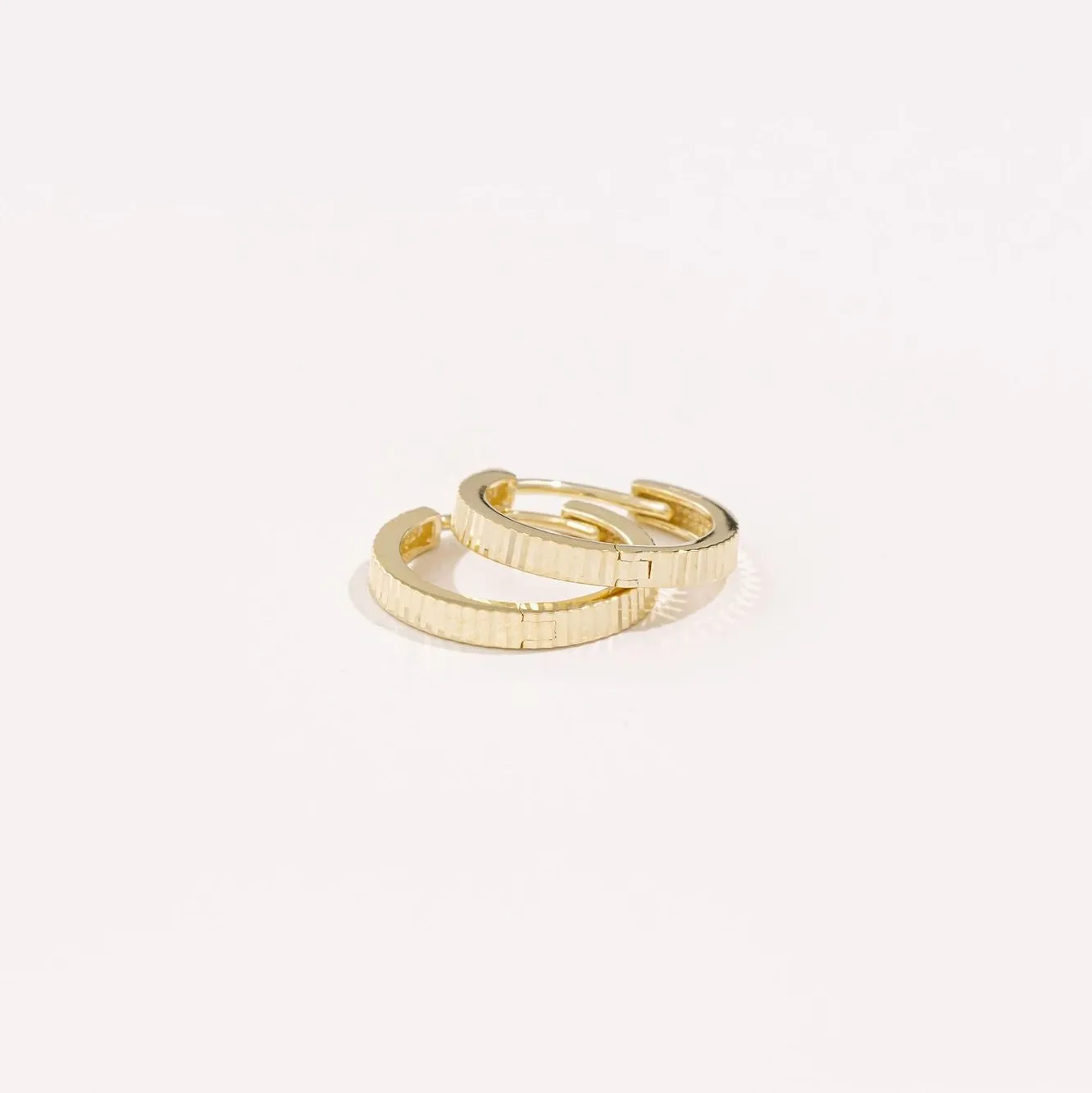 Stella Huggie Unique Accent Holiday Glow