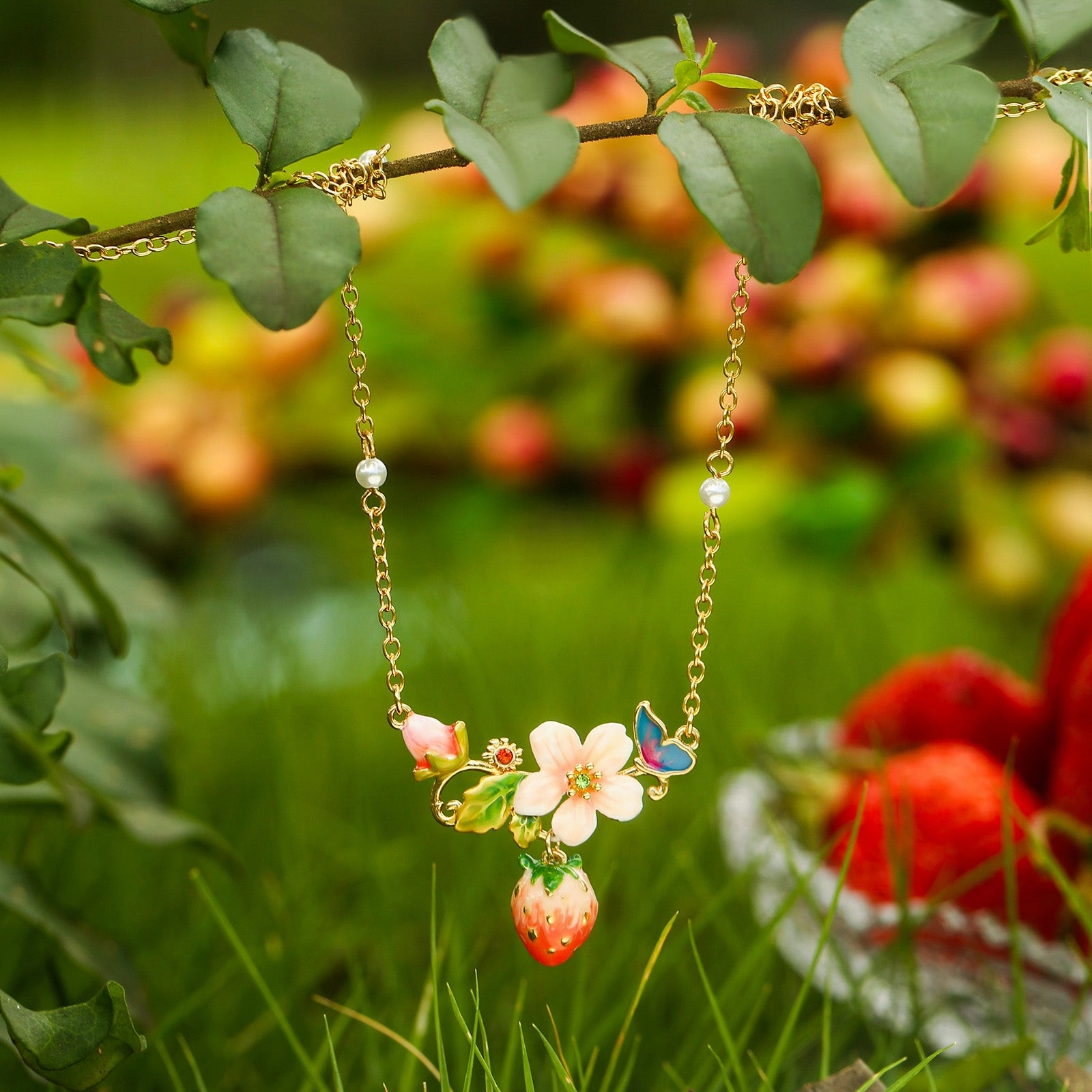 Strawberry Enamel Flower Necklace Fashionable Accessory Exclusive Adornment