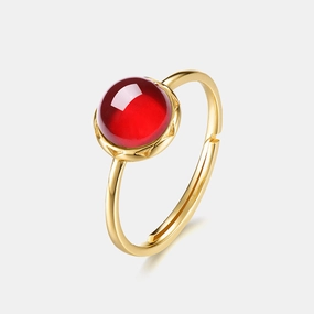 bright light Garnet Ring