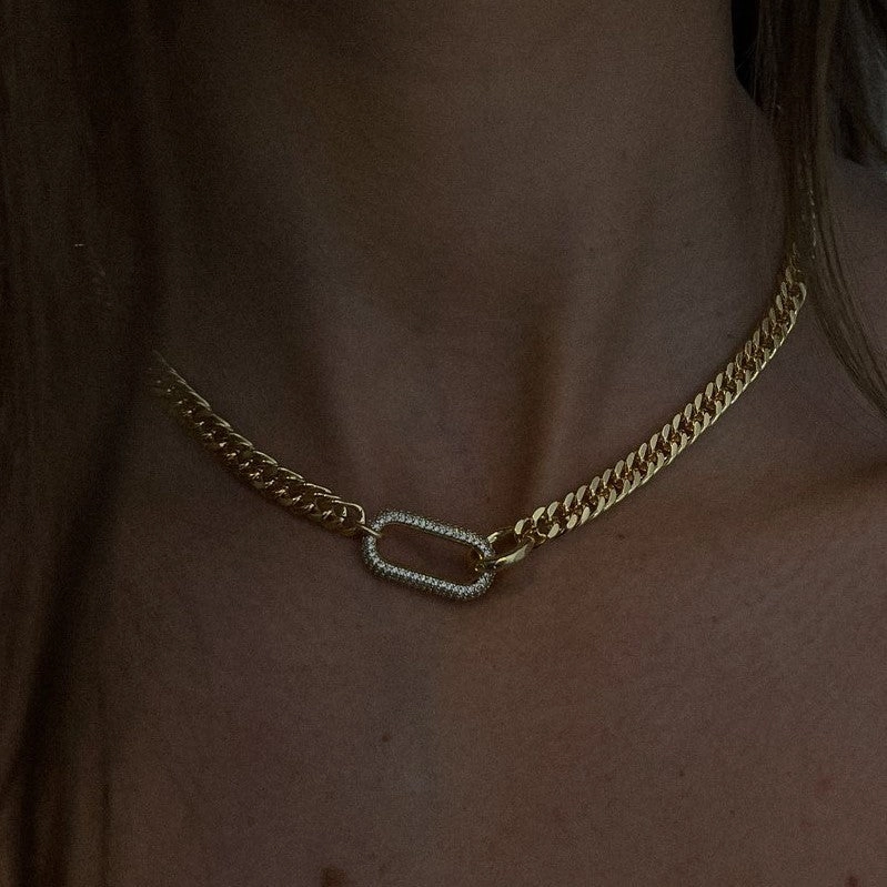 Sparkling Touch Thekla Curb Chain Necklace 18K Gold