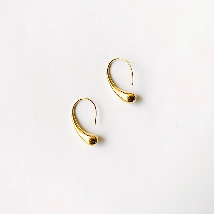 Sparkling Edge Minimal Glow Gold Waterdrop Hook Earrings