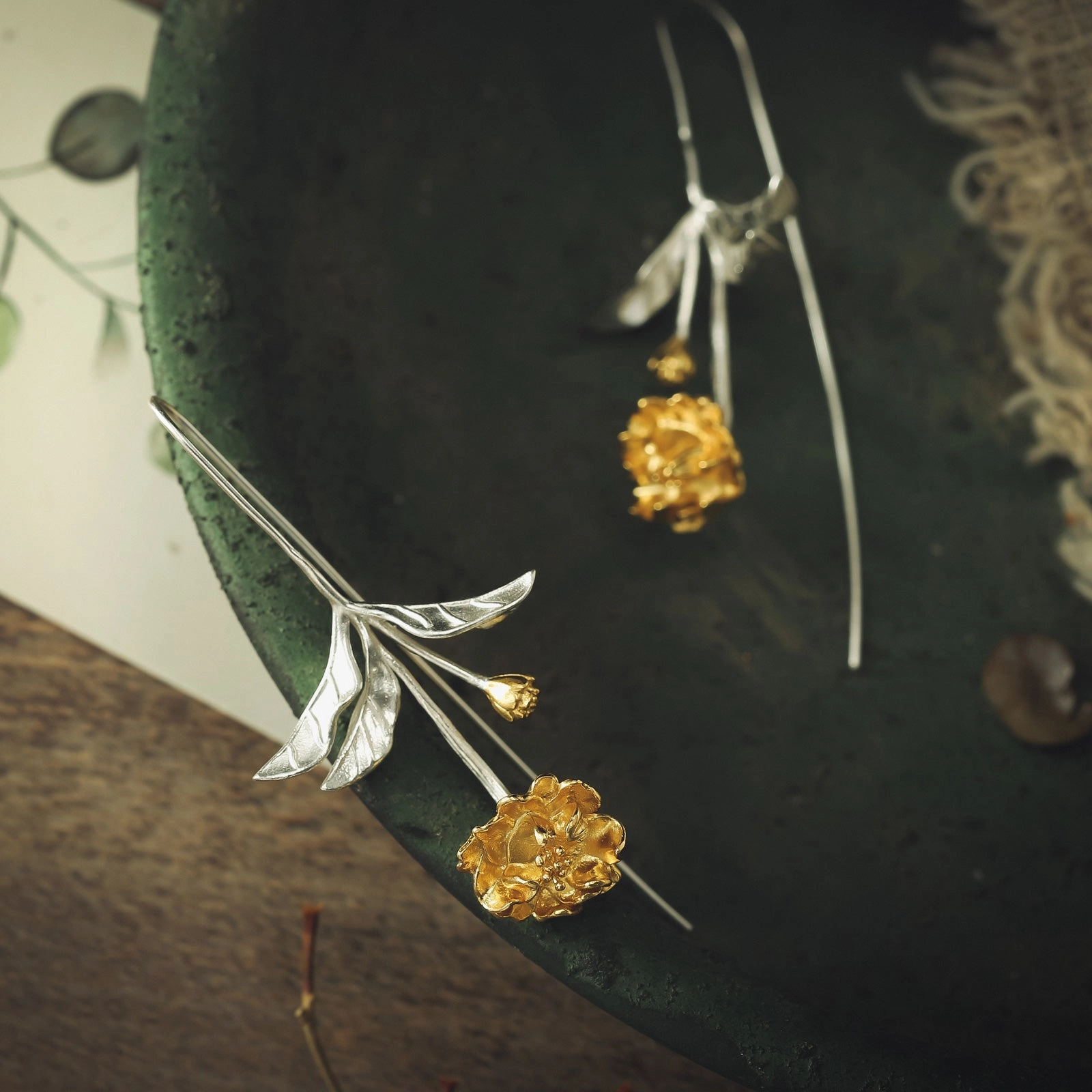 Weekend Look Sakura Hook Earrings