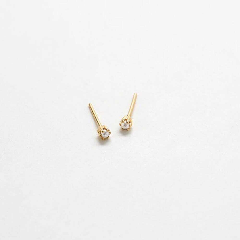 Shiny Craft Tiny Pearl Gold Studs
