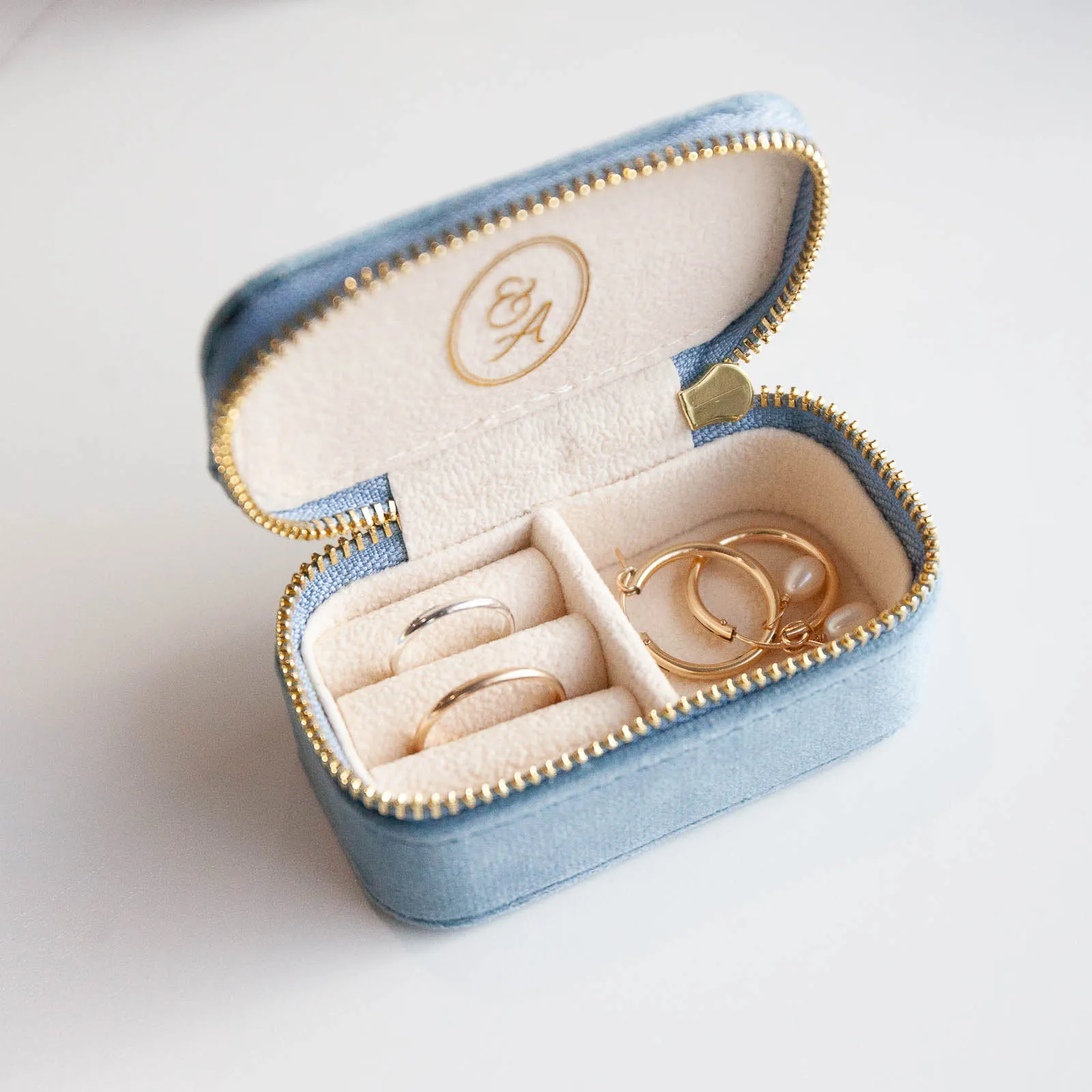 Daring Style Travel Jewelry Case