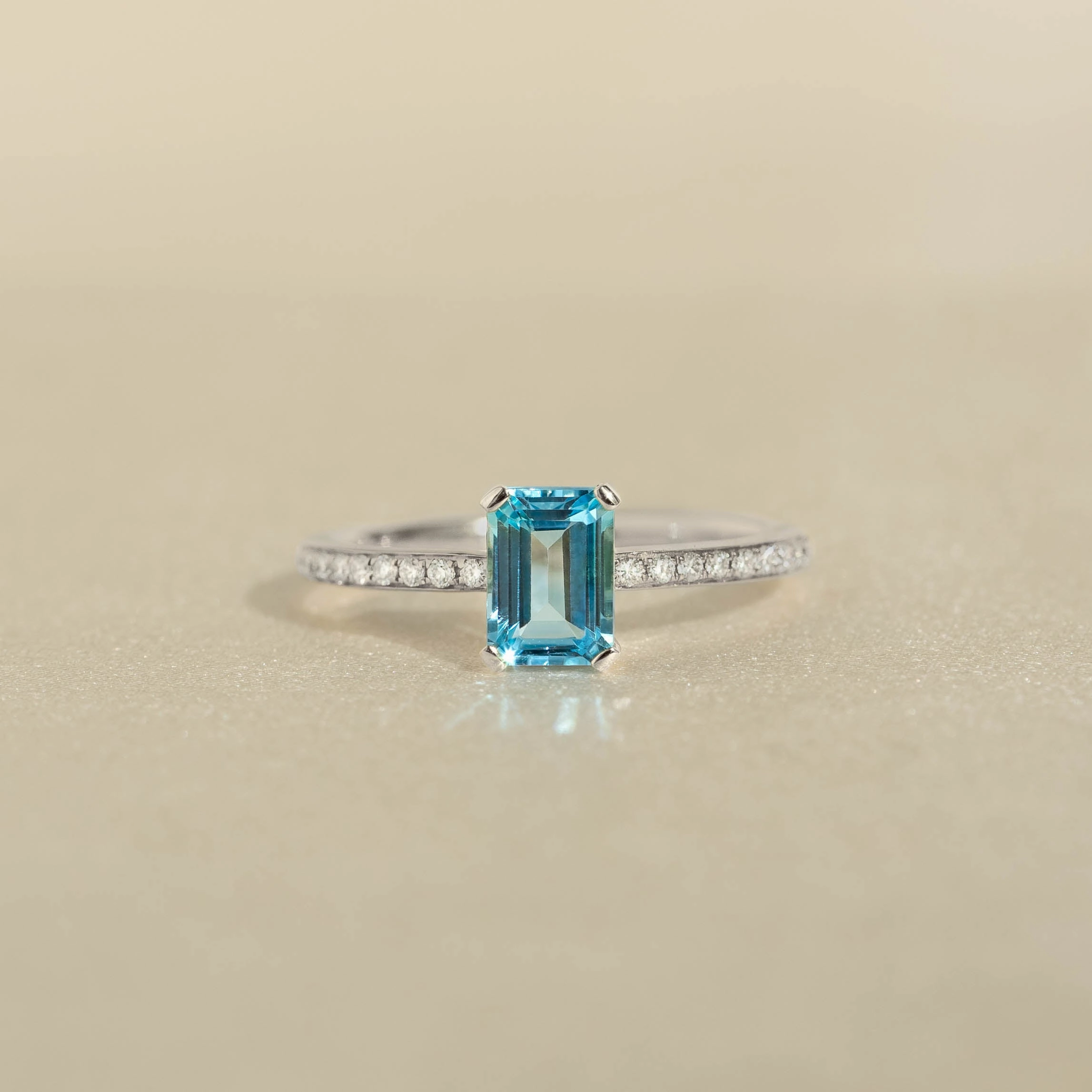 Baguette Swiss Blue Topaz and Diamond Ring White Gold - Safiya Bold Pop
