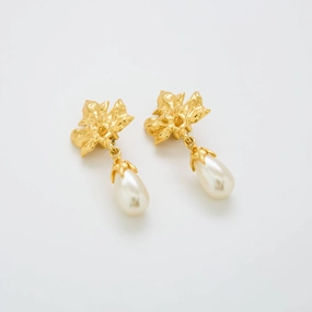 Vintage Leaf Pearl Drop Earrings Gloss Touch Trendy Form